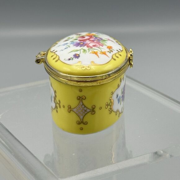 Vtg Oval Yellow Floral Hinged Trinket Pill Box Butterfly Clasp Unmarked Spring - Picture 8 of 10